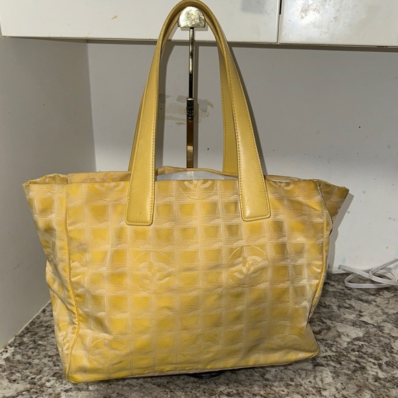 CHANEL Yellow Checkered Tote Bag PRE-OWNED - Picture 1 of 11